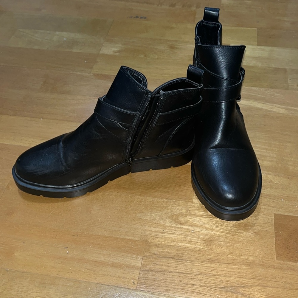 Black Steve Madden Flat Ankle Boots